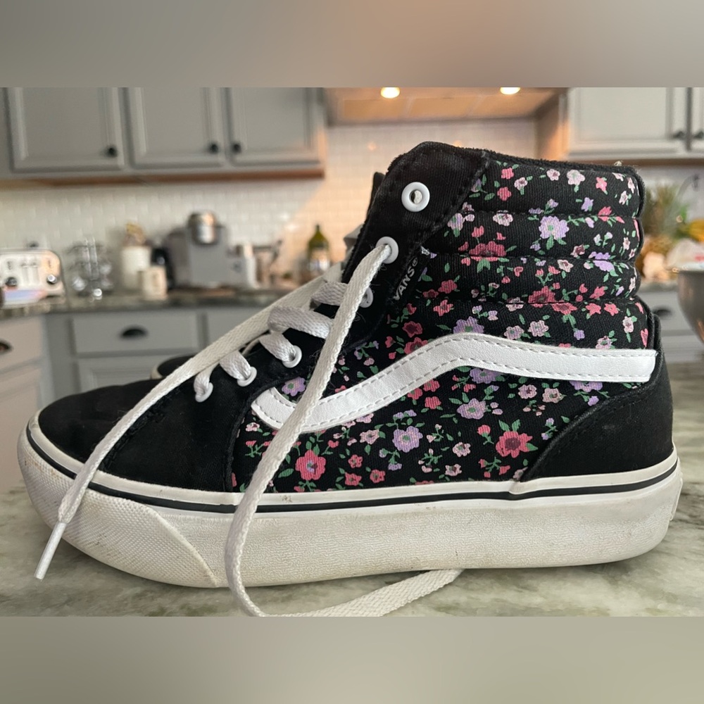 Women’s black floral high top vans size 5